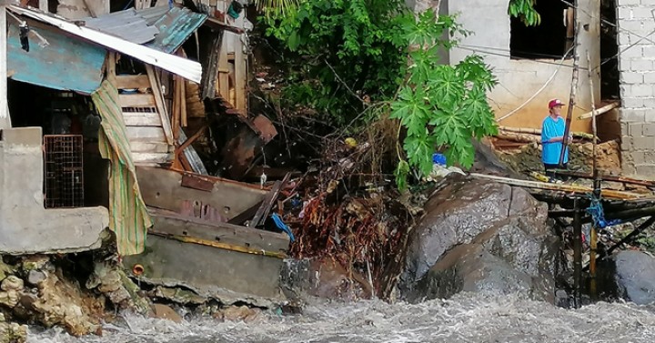 Huge waves destroy 10 houses in Pagadian City | Philippine News Agency