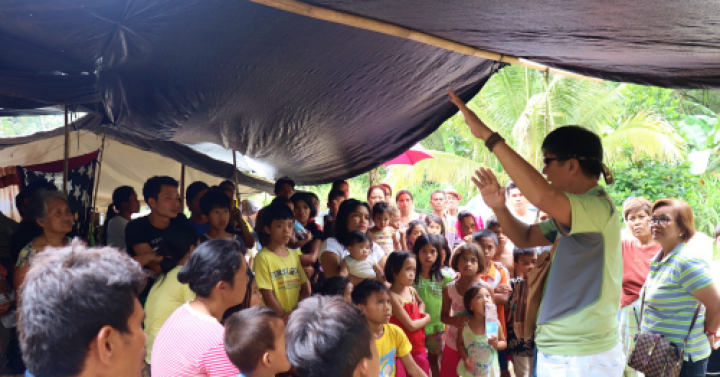 Kidapawan Quake-displaced Families Return Home Amid Aftershocks 