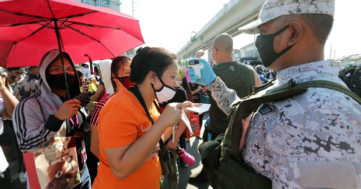 Checking the Temperature | Photos | Philippine News Agency