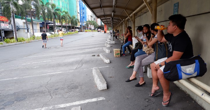 WAITING FOR NOTHING | Photos | Philippine News Agency