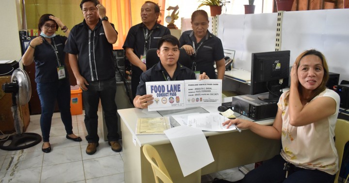 DA issues pass cards for vehicles carrying essential goods | Philippine ...