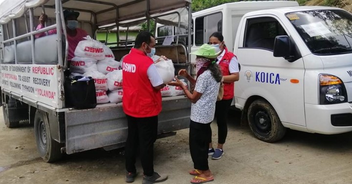 Iloilo IPs receive aid amid health crisis | Philippine News Agency