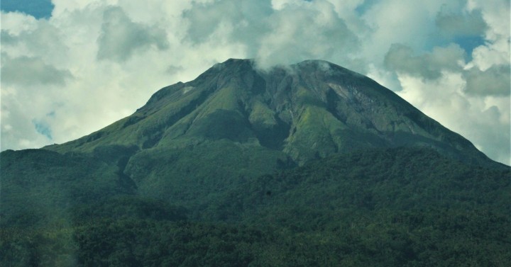 Mt Bulusan Continues To Show Abnormalities Phivolcs Philippine News Agency