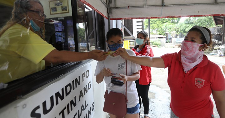 QUARANTINE PASSES BACK | Photos | Philippine News Agency