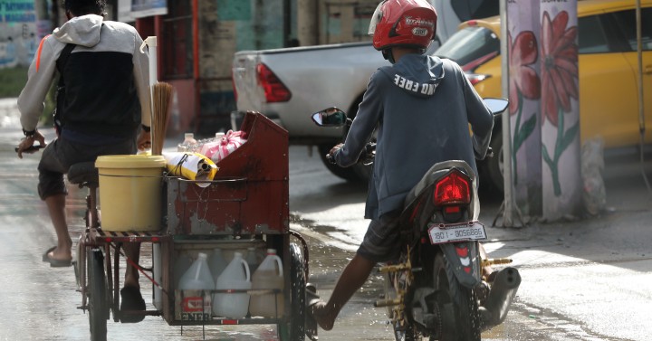 Helpful push | Photos | Philippine News Agency