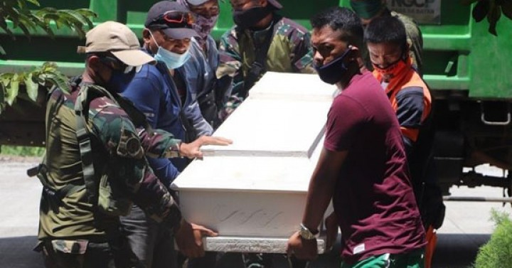 Troops bring remains of slain NPA to kin in Dipolog | Philippine News ...