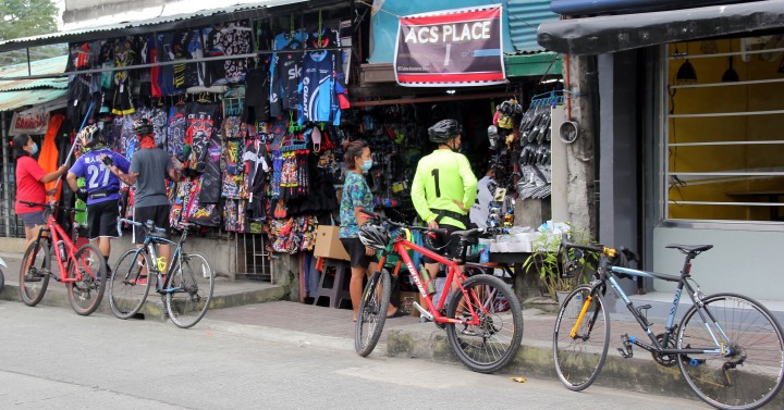 Bike accessories | Photos | Philippine News Agency