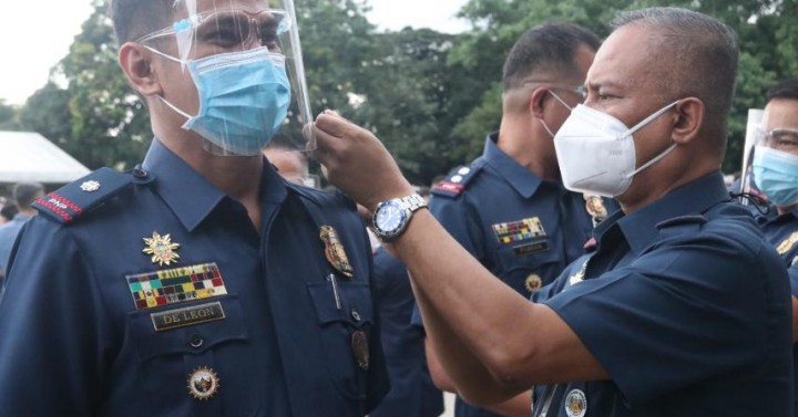 1-8k-metro-manila-cops-get-higher-ranks-philippine-news-agency