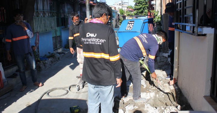 Waterline repair | Photos | Philippine News Agency