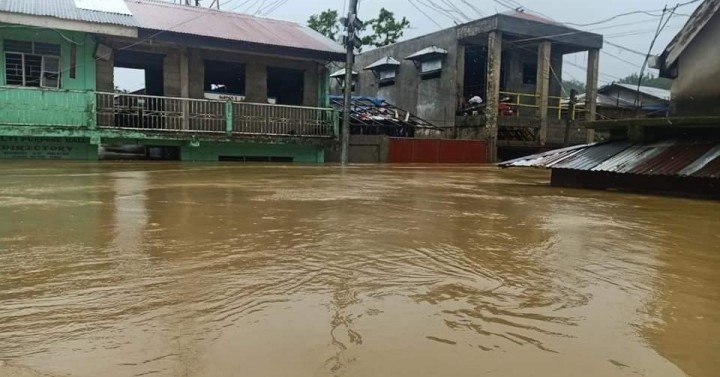 Thousands displaced by flooding in Samar provinces | Philippine News Agency