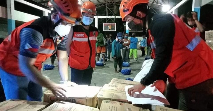 DSWD-13 sends over P400-K food aid for Butuan evacuees | Philippine ...