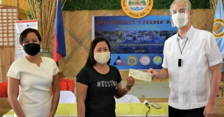 35 displaced OFWs from NegOcc receive aid from gov’t | Philippine News ...