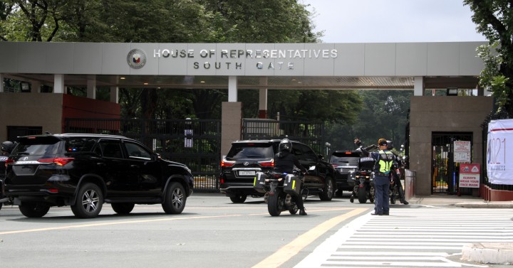 Arrival members of the House of Representative escorted police | Photos ...