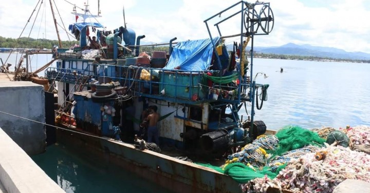 Boat captain, 17 others face illegal fishing raps in Antique