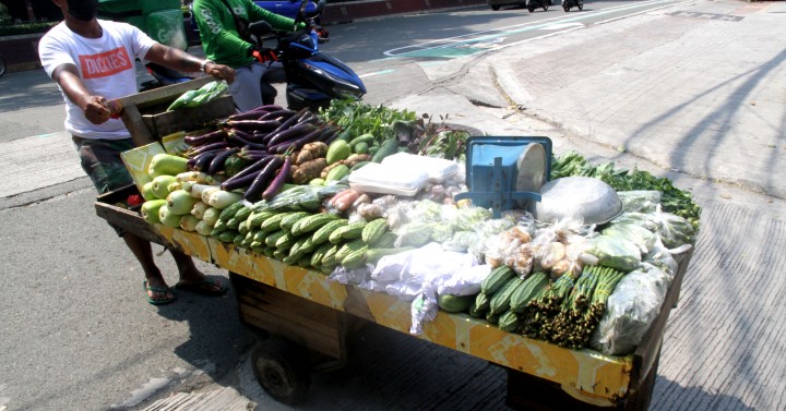 Ambulant vendor | Photos | Philippine News Agency