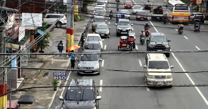 Vehicle queue | Photos | Philippine News Agency