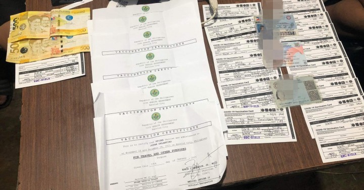 3 Covid-19 vax card forgers nabbed in Bacolod City | Philippine News Agency