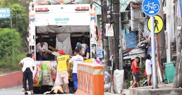 SANITATION FRONT-LINERS | Photos | Philippine News Agency