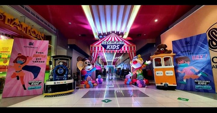 Arcade-like vax center draws kids to Nueva Ecija mall | Philippine News ...