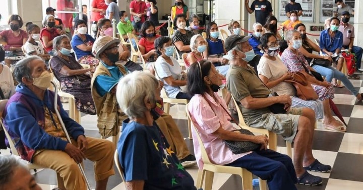 BACOLOD CITY CONDUCTS SOCIAL PENSION PAY-OUT FOR SENIOR CITIZENS