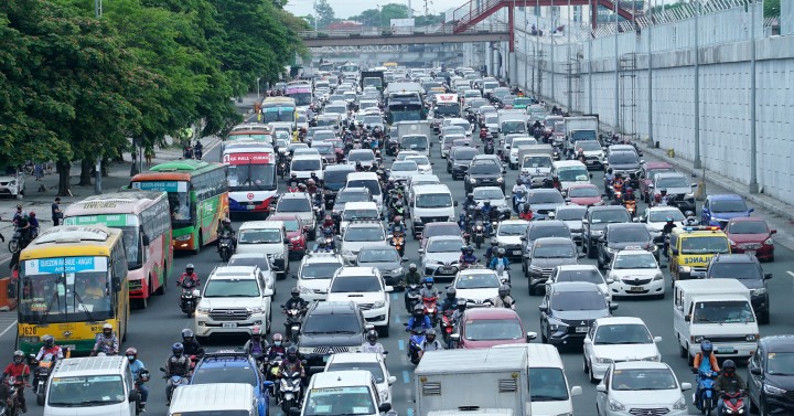 Monday rush hour | Photos | Philippine News Agency