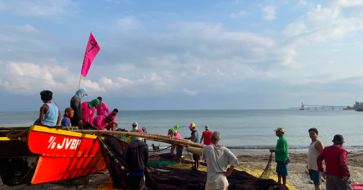 Ilocos Norte fisherfolks get modern fishing boat to boost