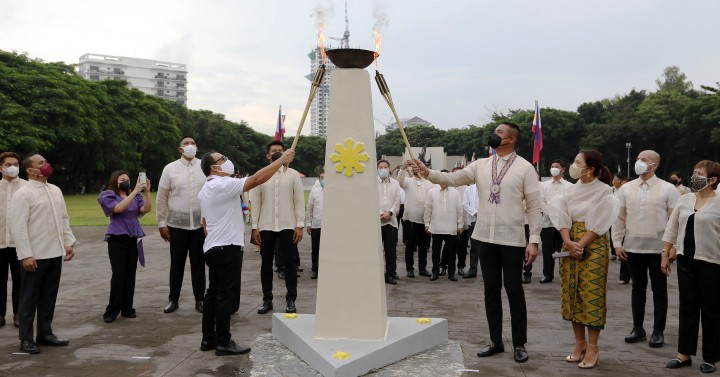 Cauldron lighting | Photos | Philippine News Agency