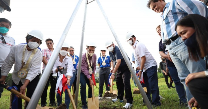 Gov't housing project in Iloilo to initially benefit 700 families ...