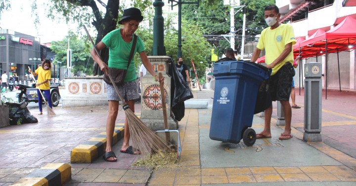 Christmas food bazaar prep | Photos | Philippine News Agency