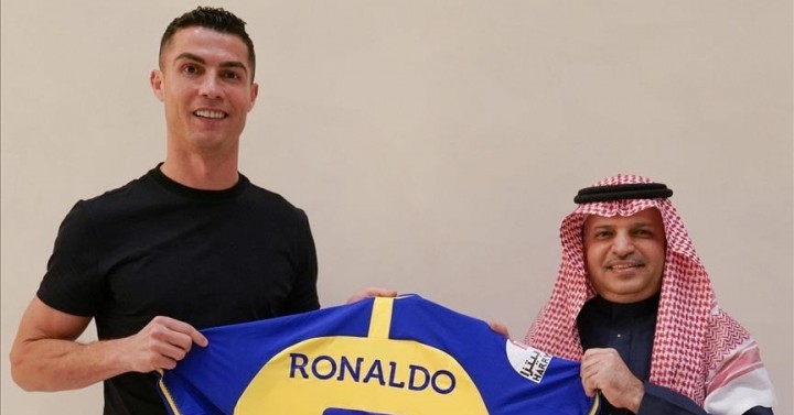 Cristiano Ronaldo joins Saudi Arabia's Al-Nassr on free transfer ...