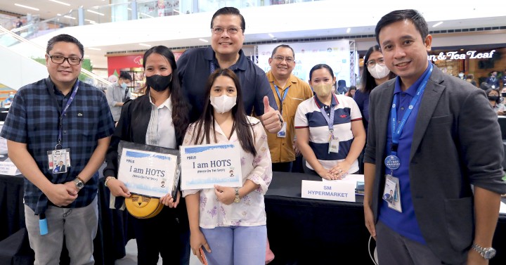 HIRED ON THE SPOT | Photos | Philippine News Agency