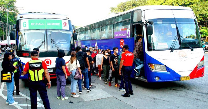 FREE BUS RIDE | Photos | Philippine News Agency