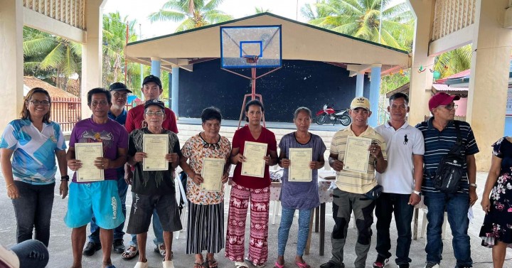 44 agrarian reform beneficiaries in Albay get land titles | Philippine ...