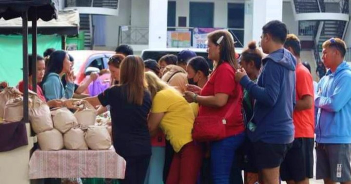 Kidapawan LGU continues selling P25 per kilo rice to residents ...