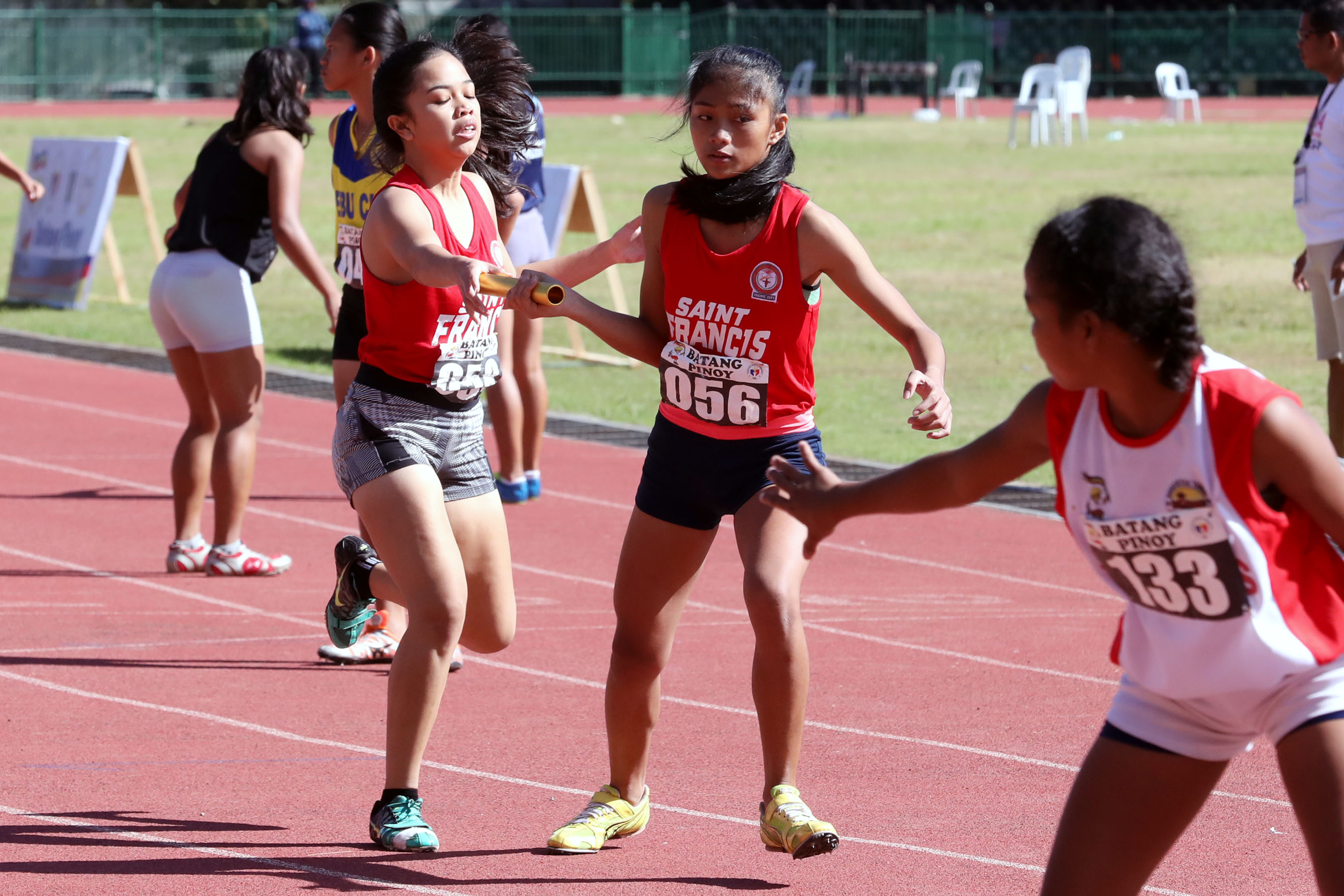 Taguig wins the 4X400 Meter relay gold | Photos | Philippine News Agency