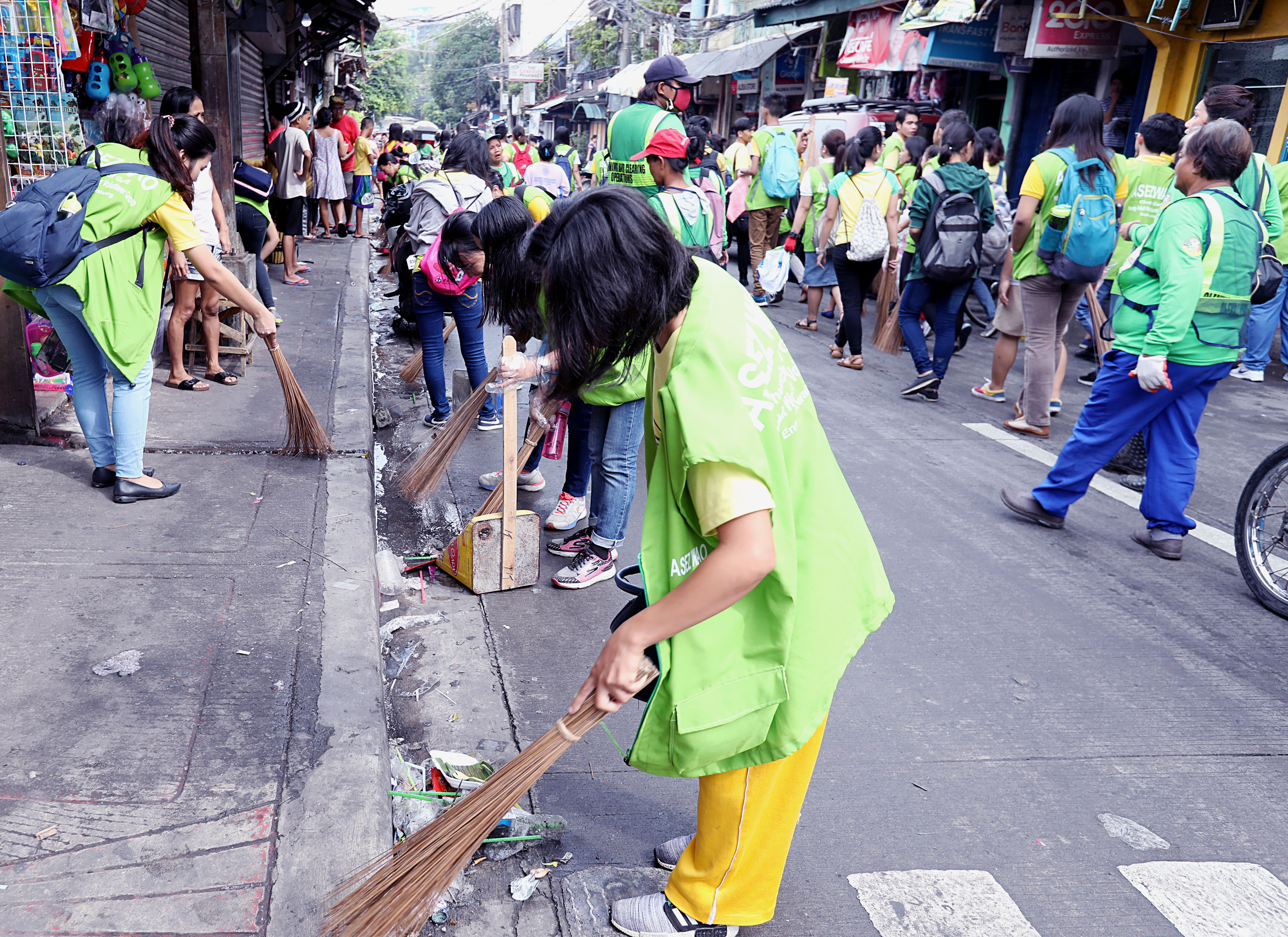 CLEAN UP DRIVE Photos Philippine News Agency