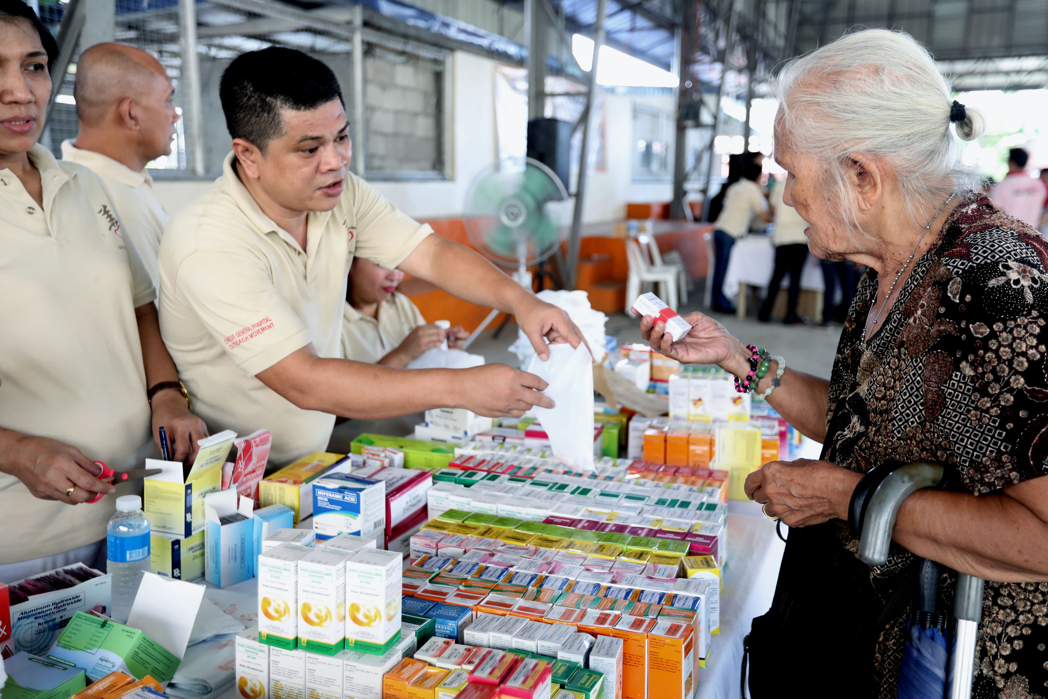 Free Medicine Dental And Medical Services At Bacoor City Photos Philippine News Agency