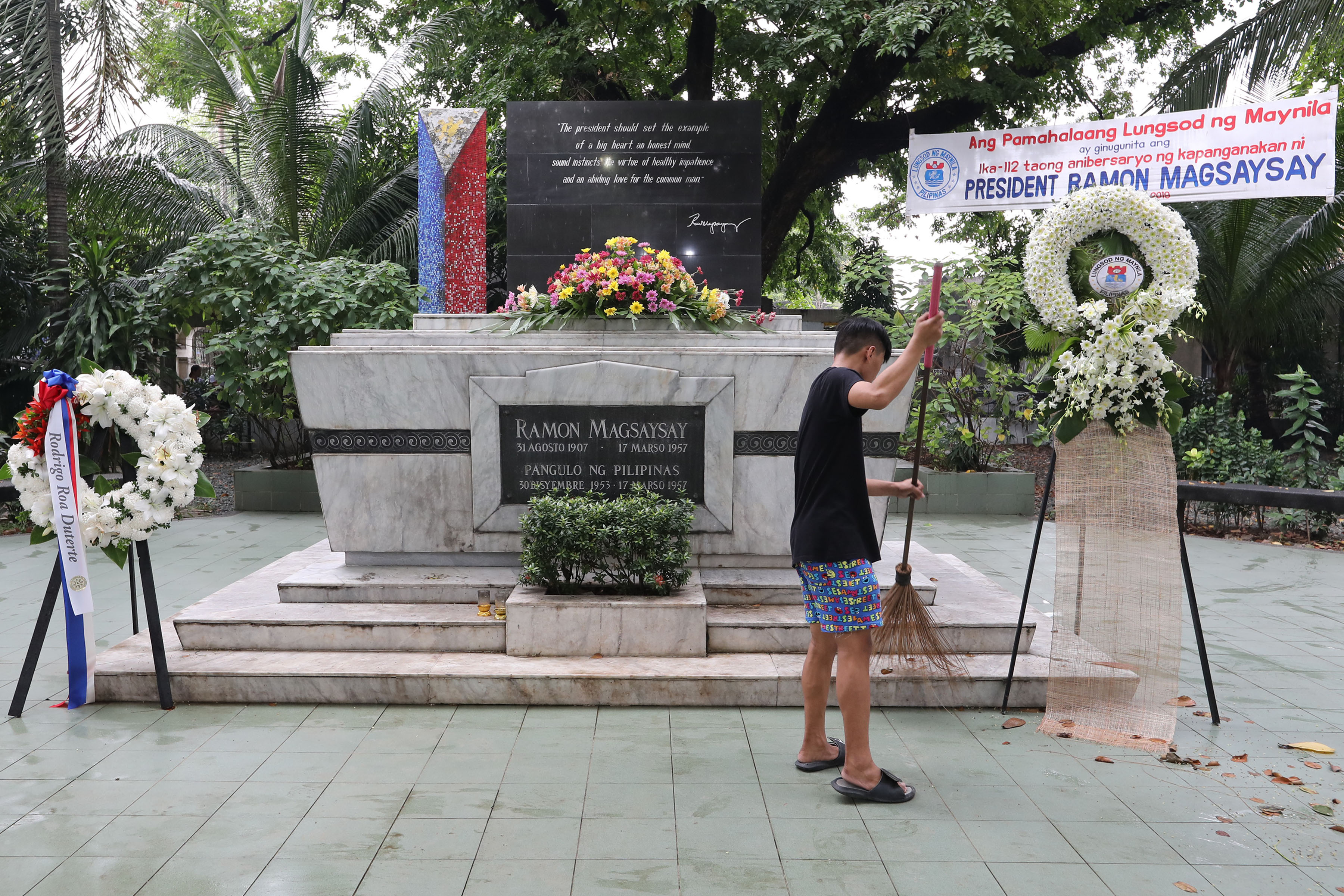 IDOL OF THE MASSES | Photos | Philippine News Agency