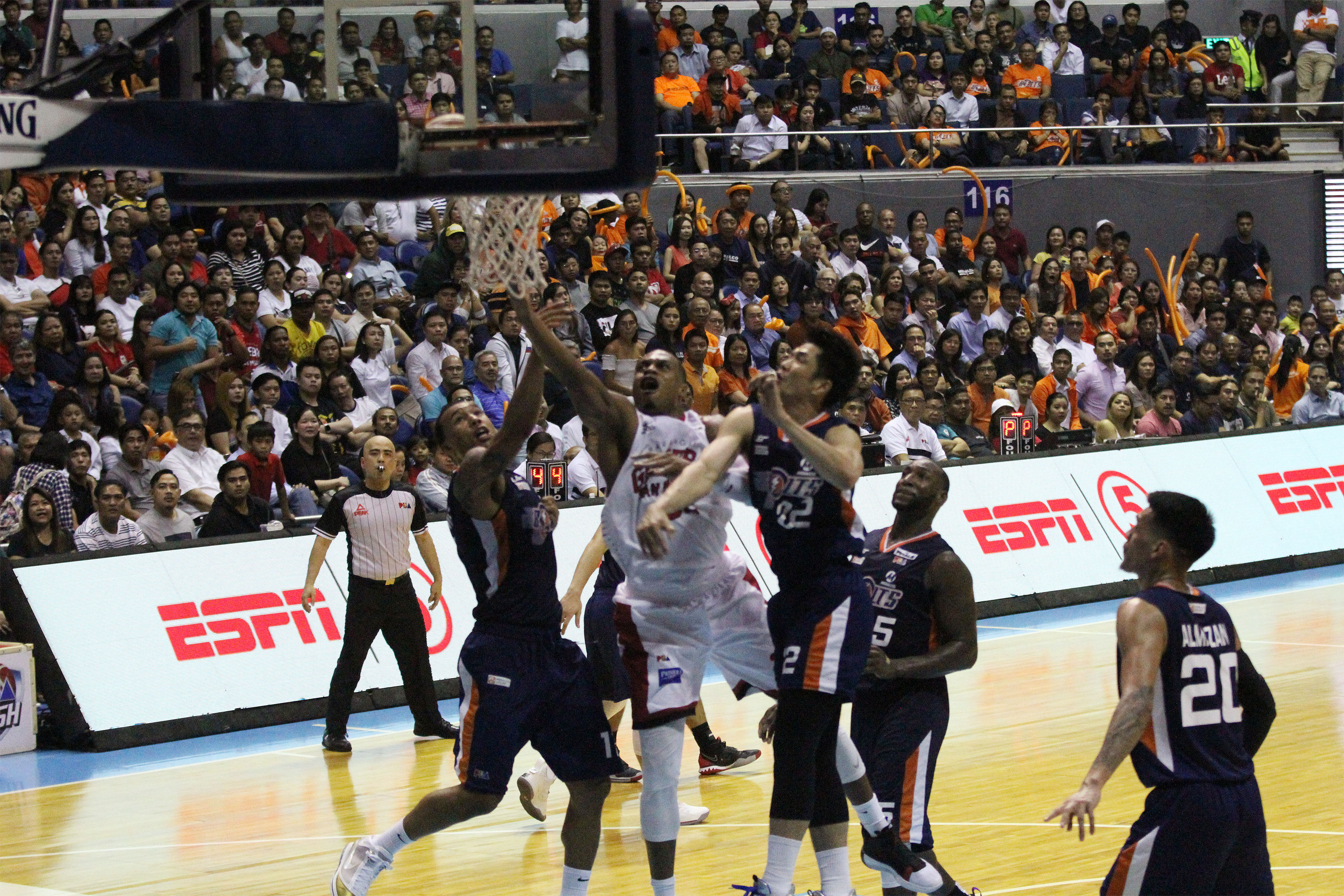 Ginebra wins vs Bolts | Photos | Philippine News Agency