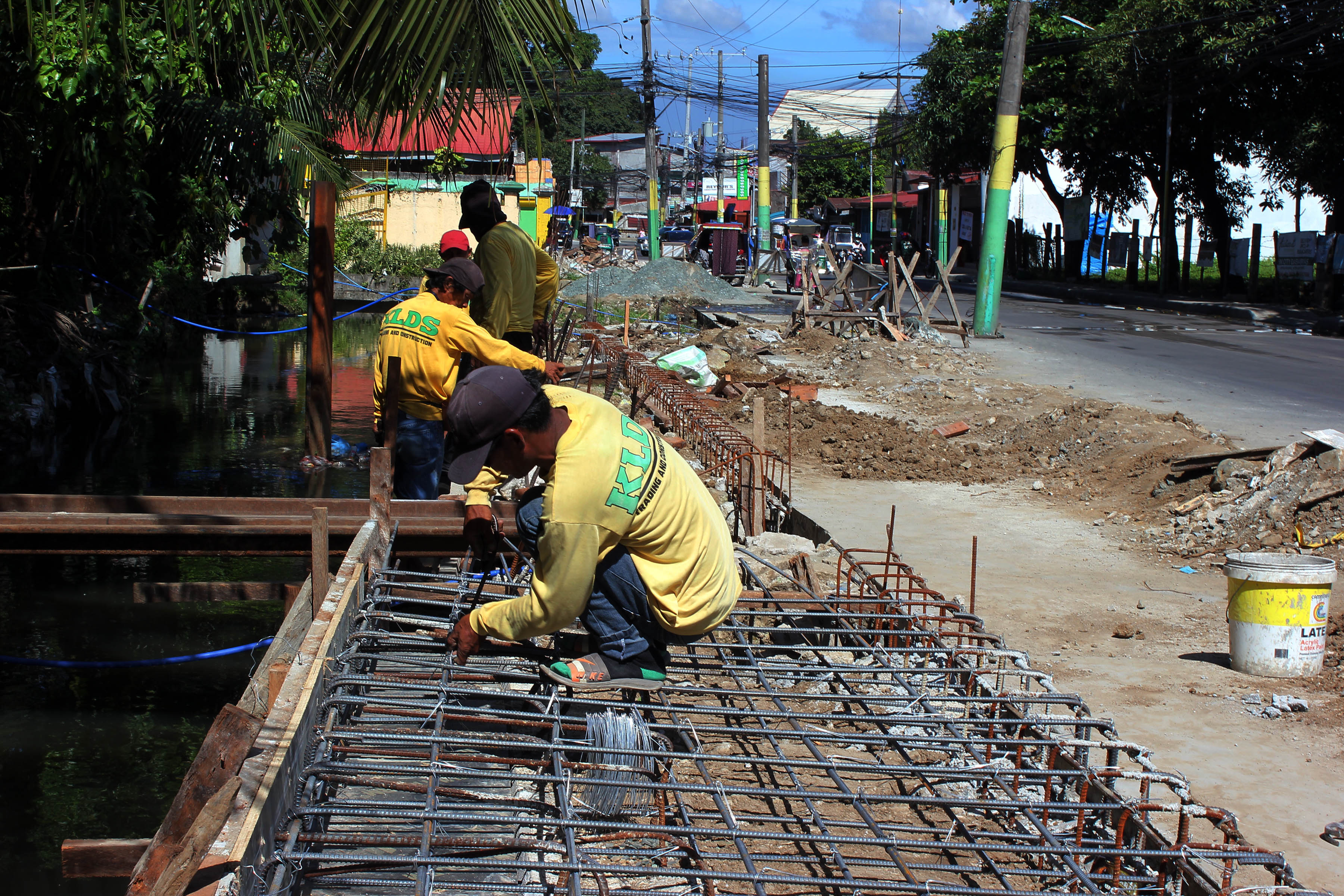 Sidewalk improvement  Photos  Philippine News Agency