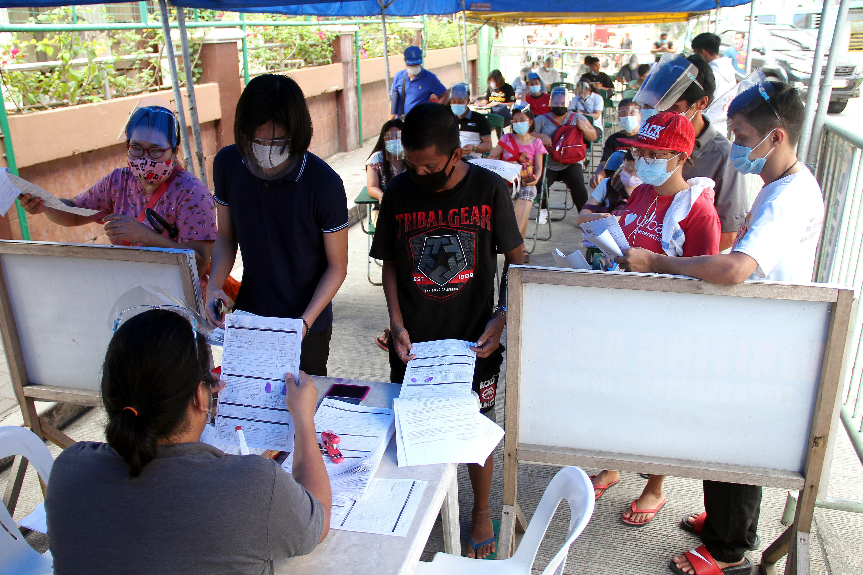 VOTER'S REGISTRATION Photos Philippine News Agency