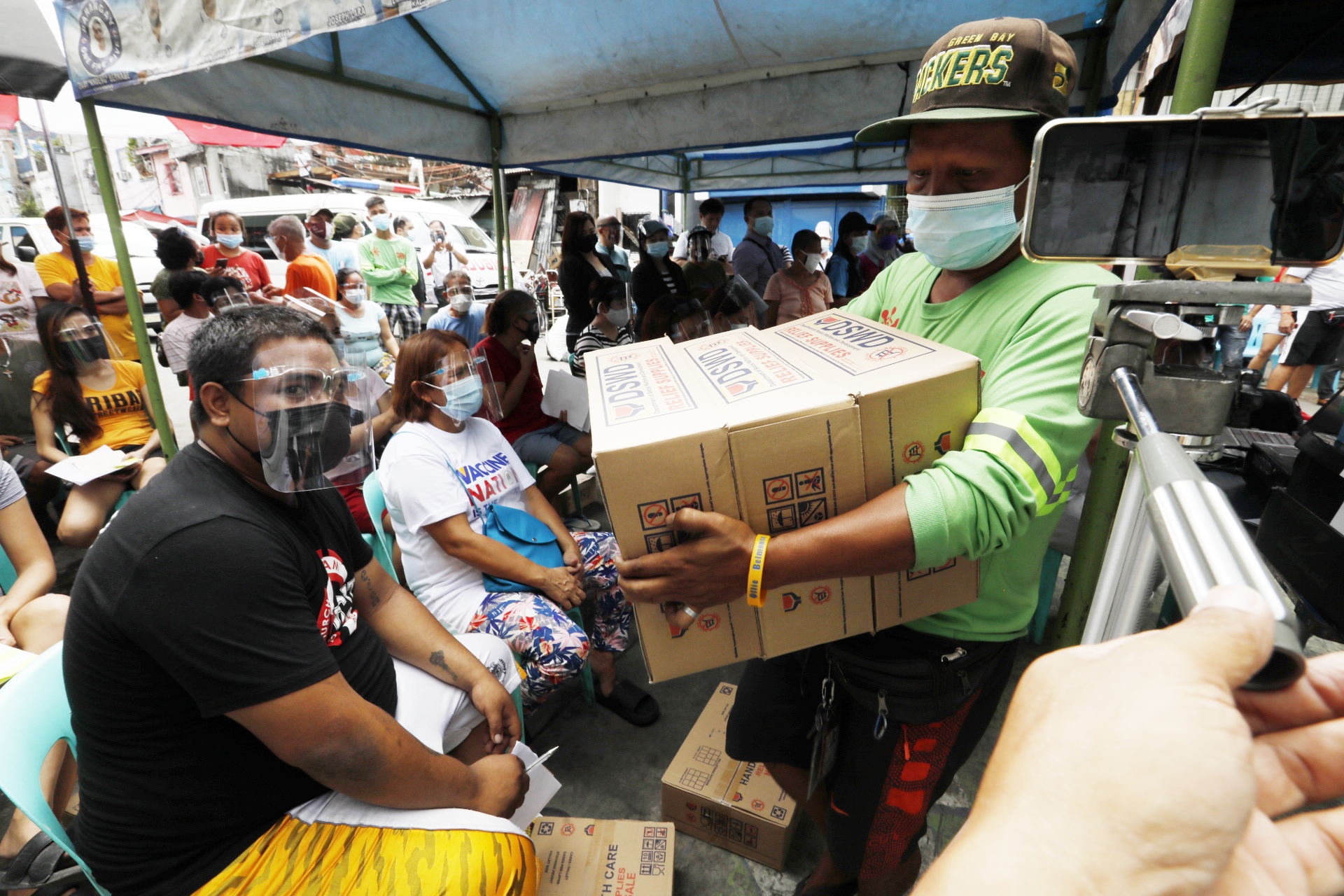 AID TO THE FIRE VICTIMS | Photos | Philippine News Agency