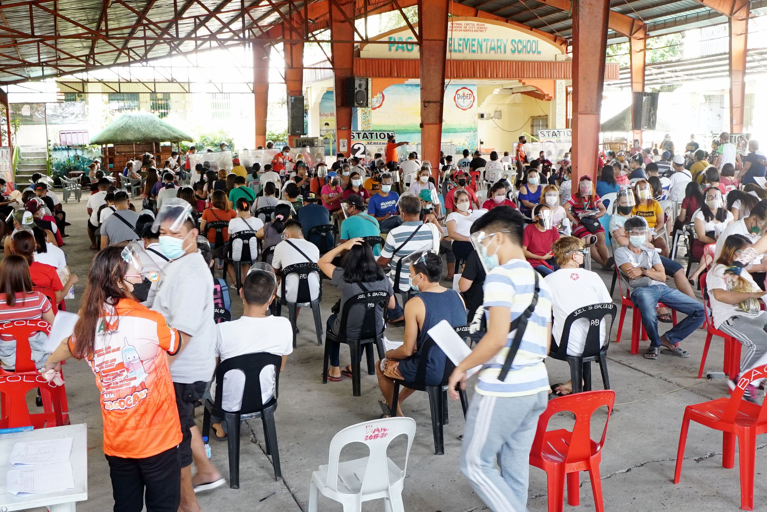 Waiting | Photos | Philippine News Agency