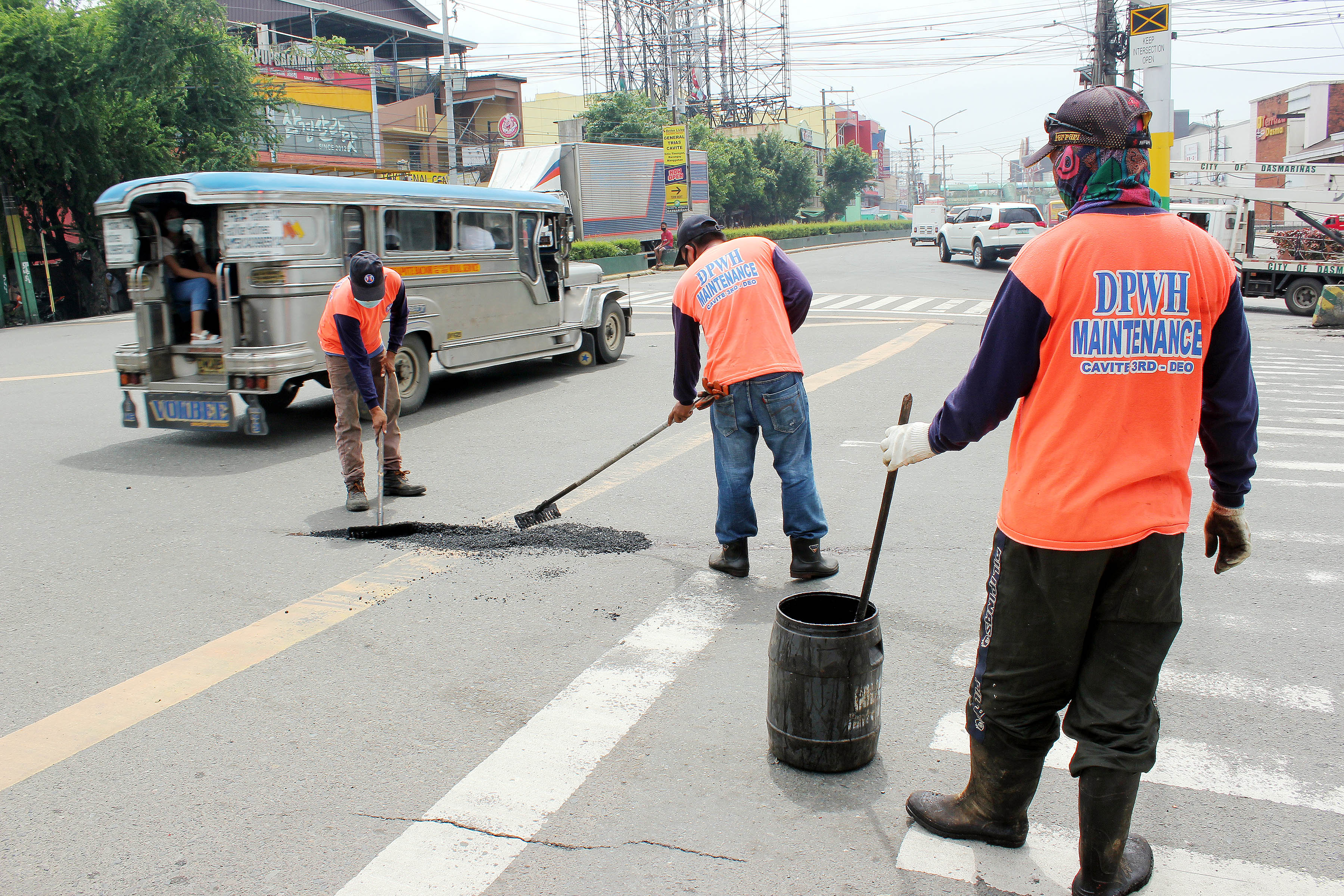 ROAD REPAIR Photos Philippine News Agency