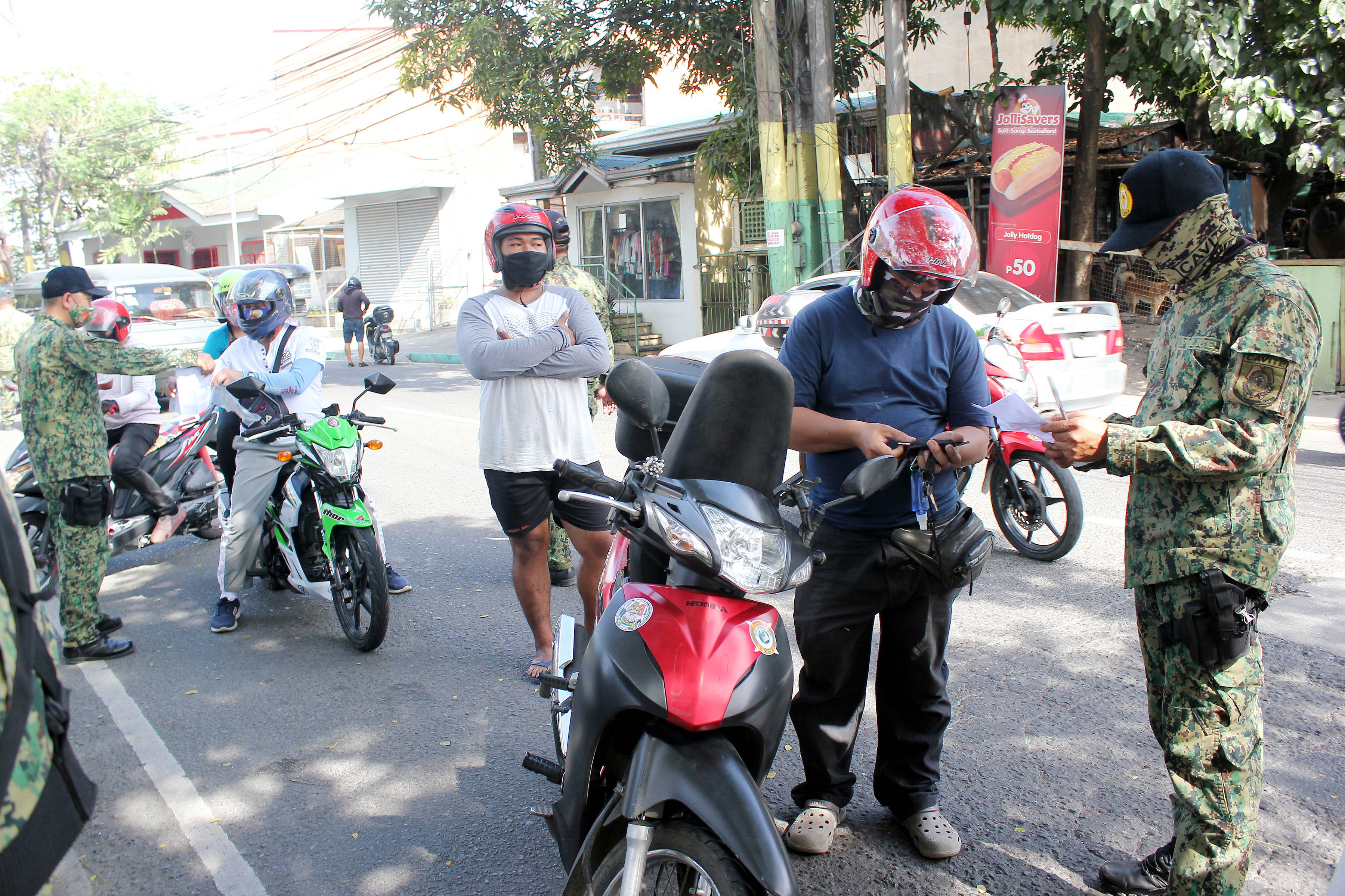 Security check | Photos | Philippine News Agency