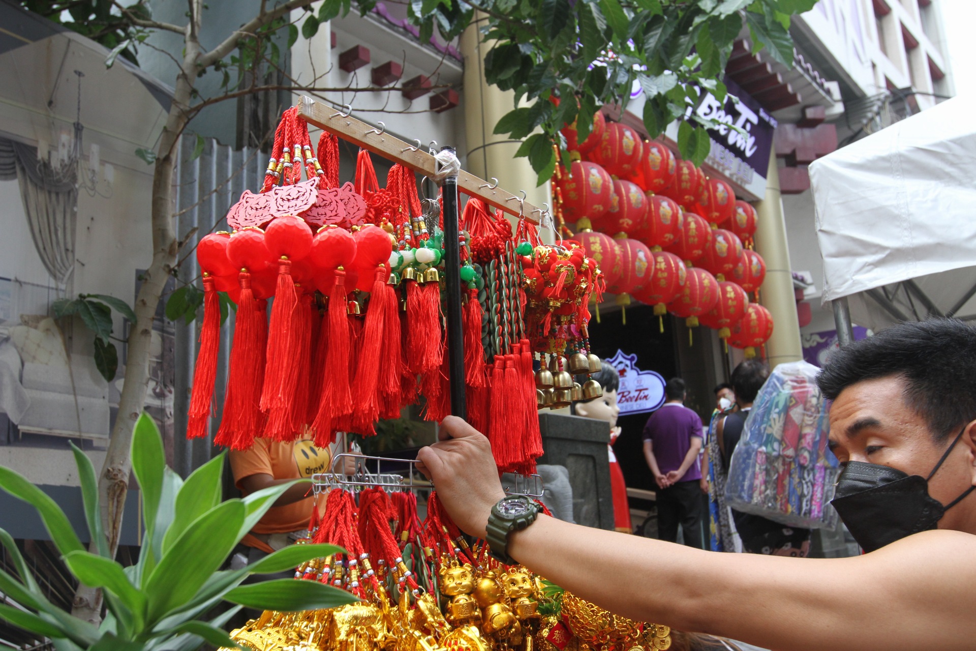 Sell Lucky Charm Items Photos Philippine News Agency