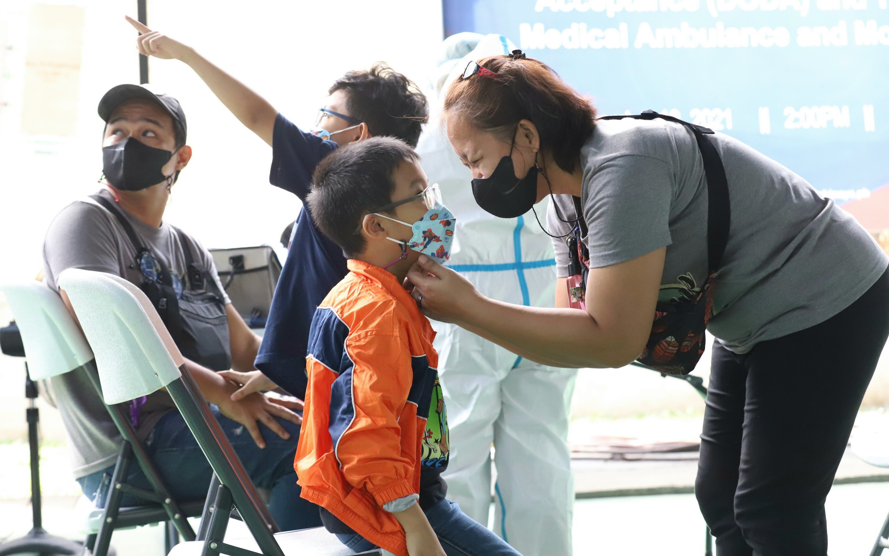 Ready for swab | Photos | Philippine News Agency