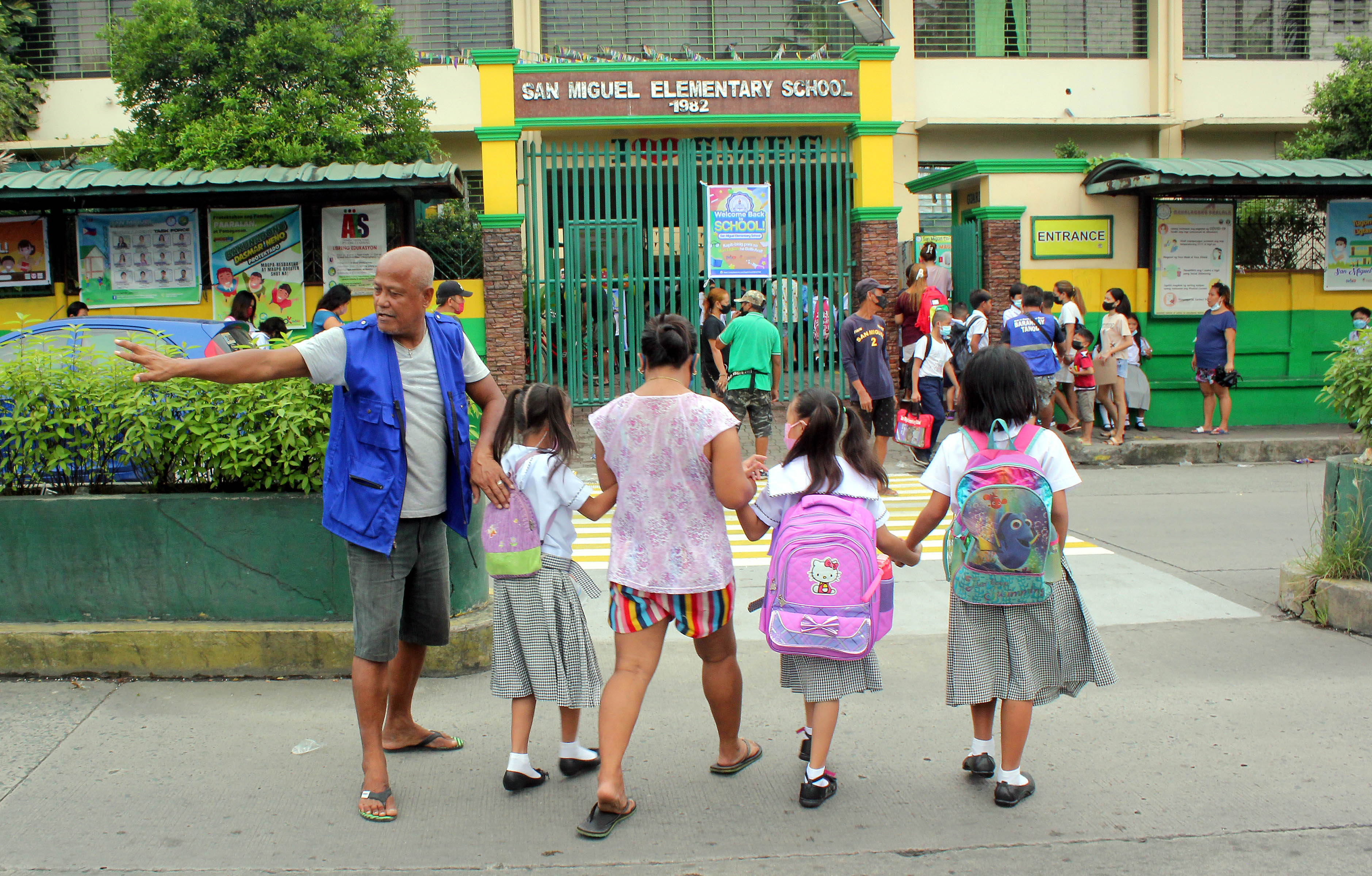 School Crossing Photos Philippine News Agency