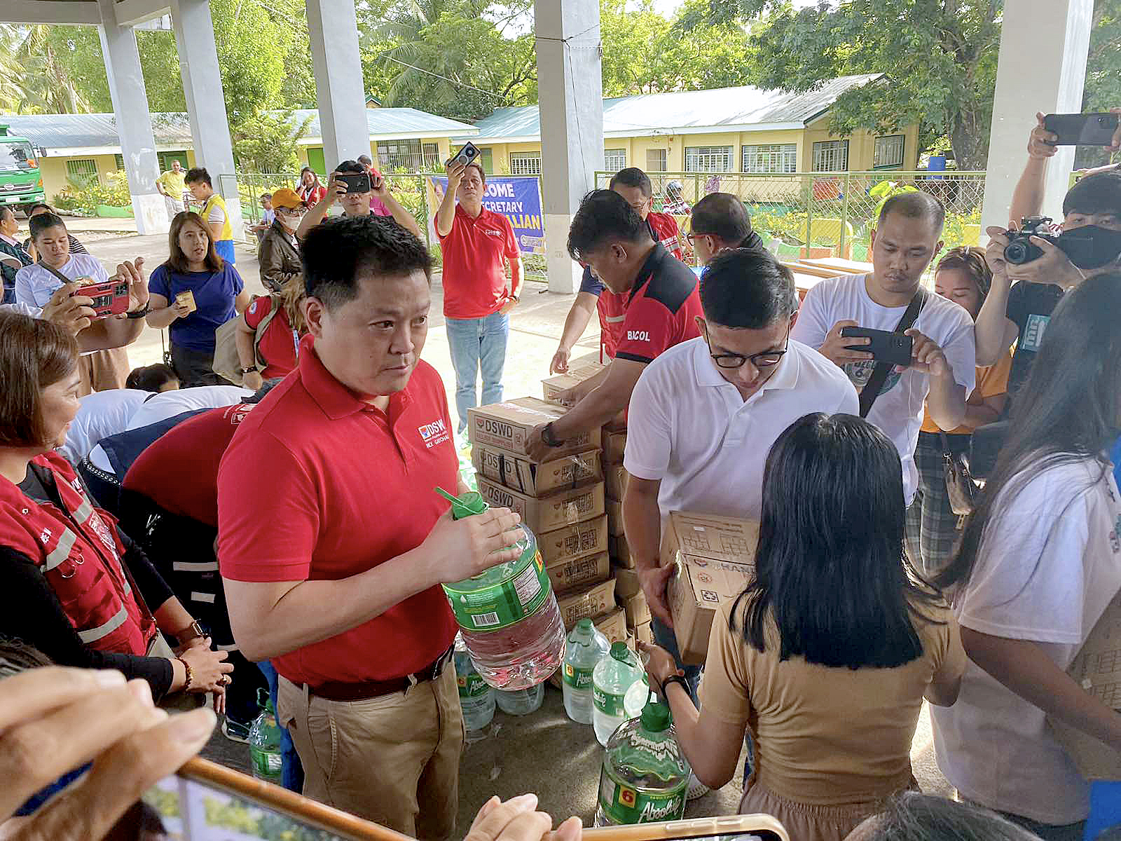 DSWD SEC GATCHALIAN WITH MAYON EVACUEES | Photos | Philippine News Agency