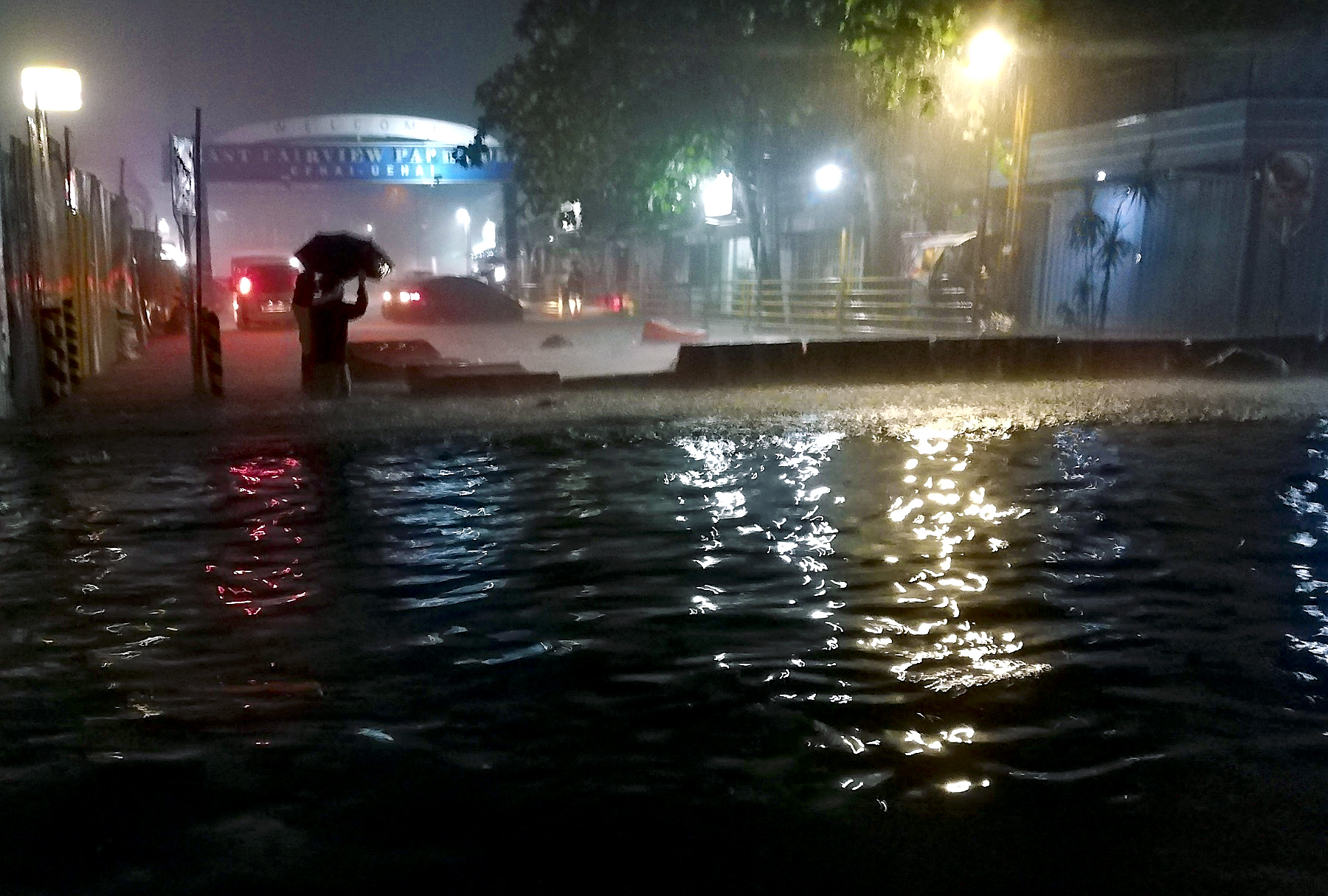 HEAVY RAINFALL, FLOOD IN FAIRVIEW2JBONDOC Photos Philippine News